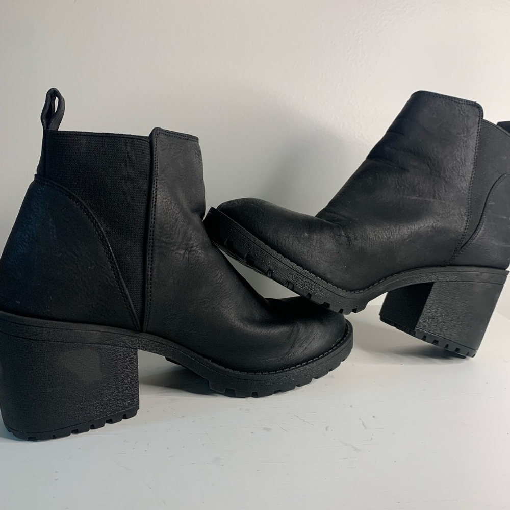 Black Chunky Platform Heel Boot - image 2